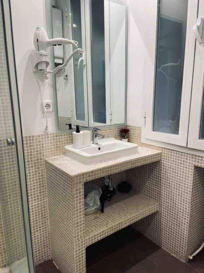 Excelente Piso De 3 Habitaciones En La Latina Madrid Exteriör bild